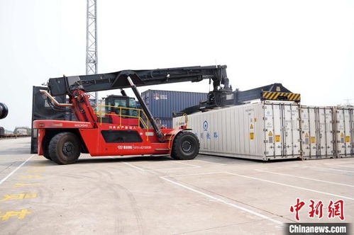 廣西今年首開西部陸海新通道海產品冷鏈集裝箱專列